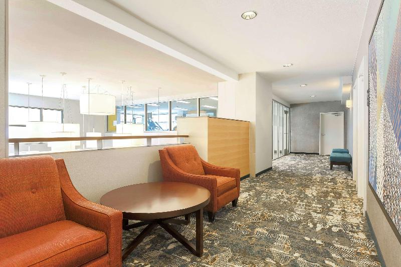 هتل Hampton Inn & Suites Denver Tech Center