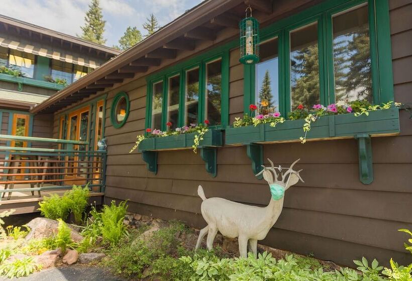 בית מלון כפרי Highland Haven Creekside Inn