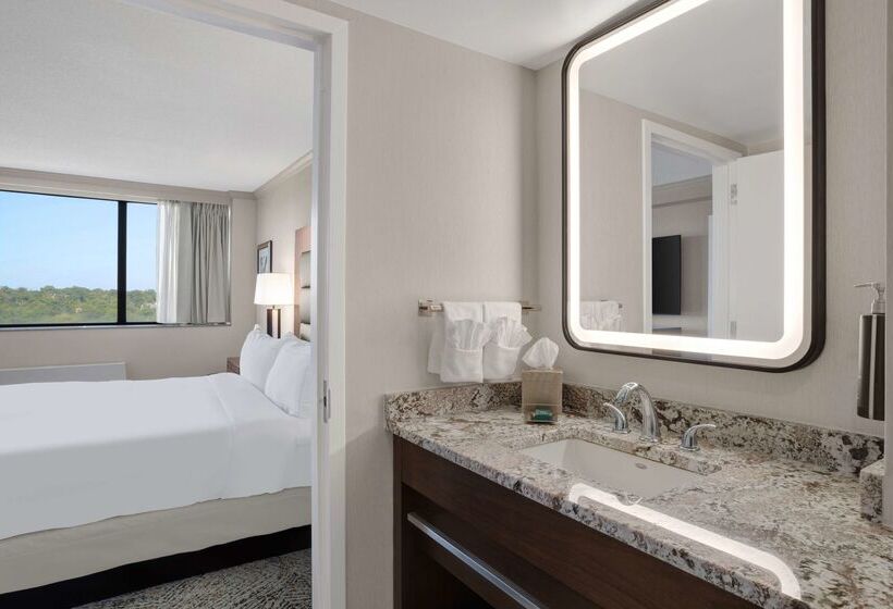 هتل Hilton Arlington National Landing