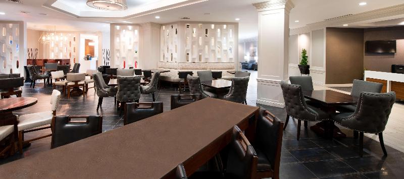 هتل Hilton Arlington National Landing