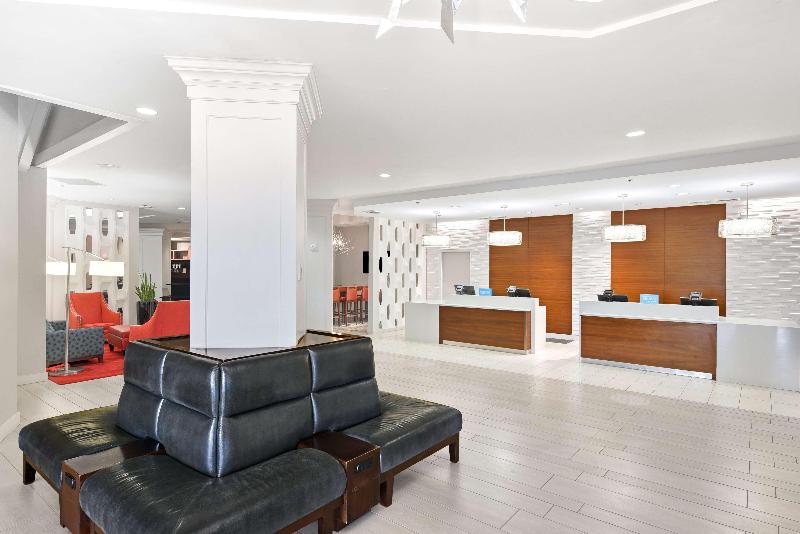 هتل Hilton Arlington National Landing