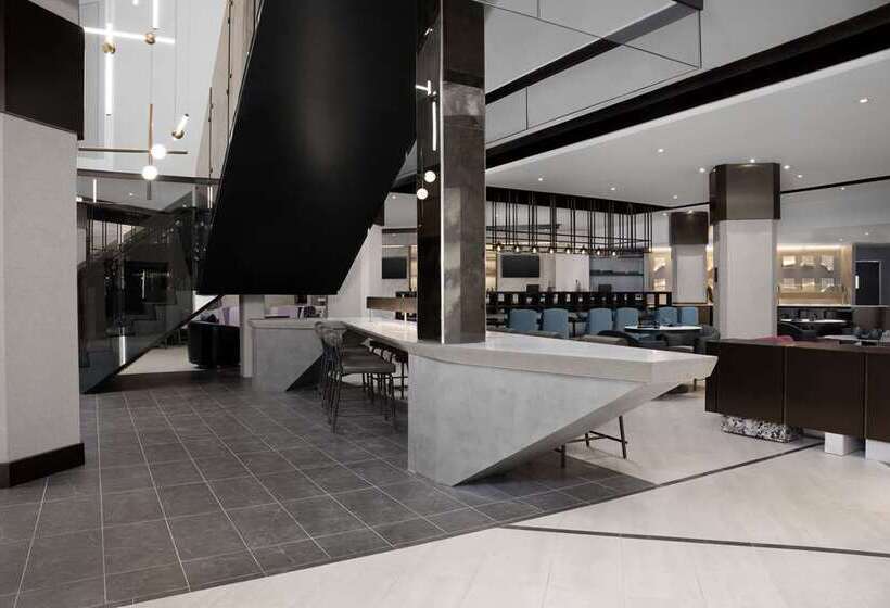 هتل Hilton Arlington National Landing