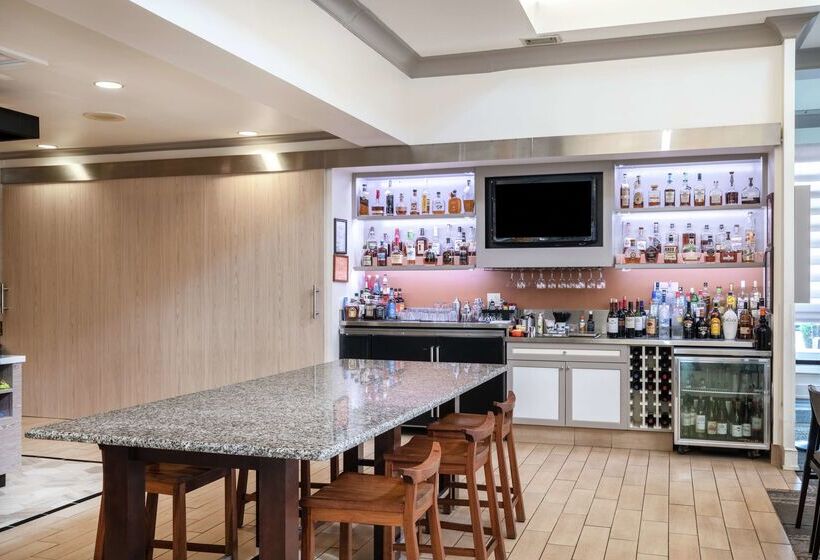 هتل Hilton Garden Inn Louisville East