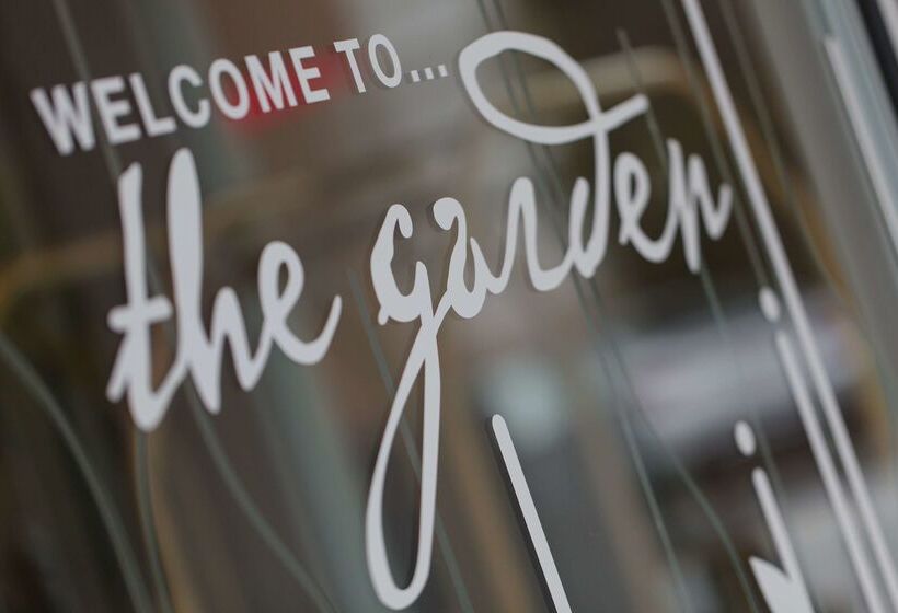 בית מלון כפרי Hilton Garden Inn Shelton