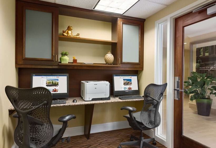 בית מלון כפרי Hilton Garden Inn Shelton