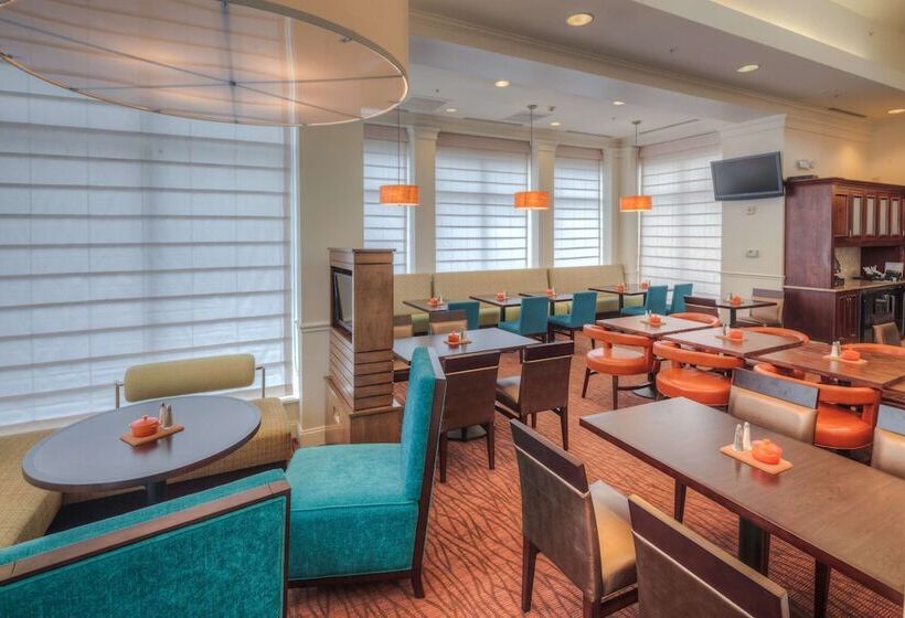 בית מלון כפרי Hilton Garden Inn Shelton