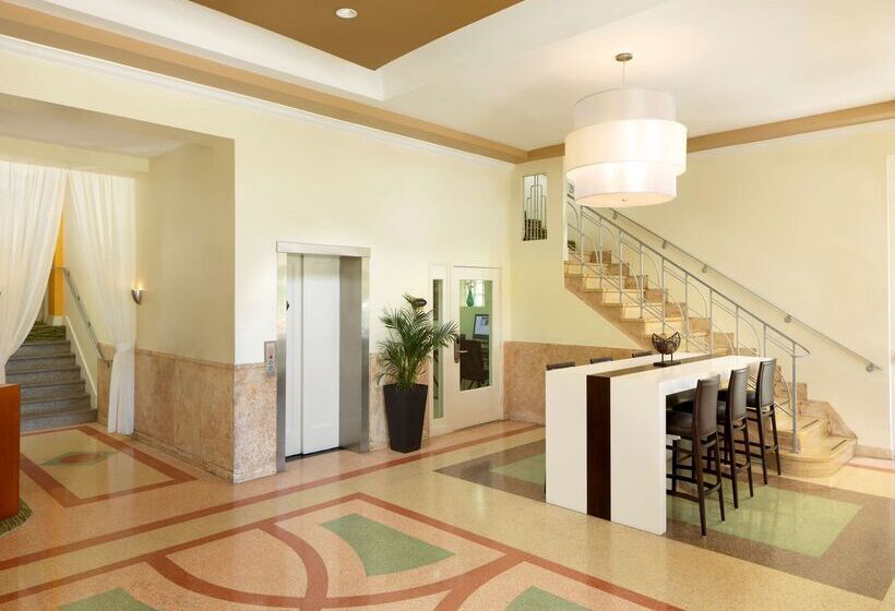 בית מלון כפרי Hilton Grand Vacations at McAlpin-Ocean Plaza