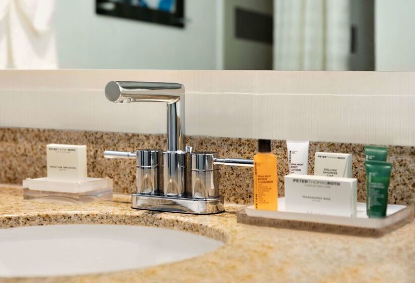 فندق Hilton Long Island/huntington