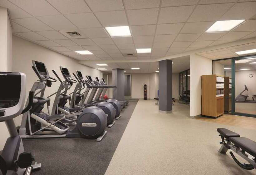 فندق Hilton Long Island/huntington