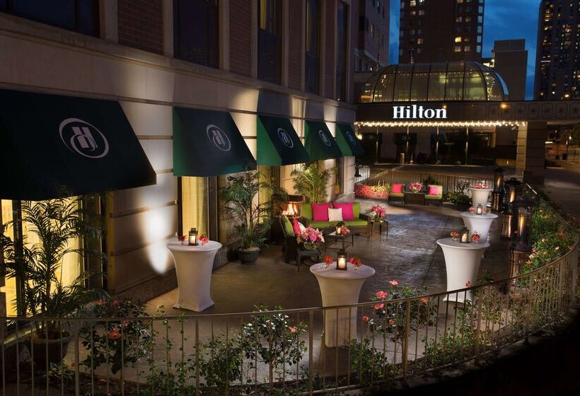 هتل Hilton Minneapolis