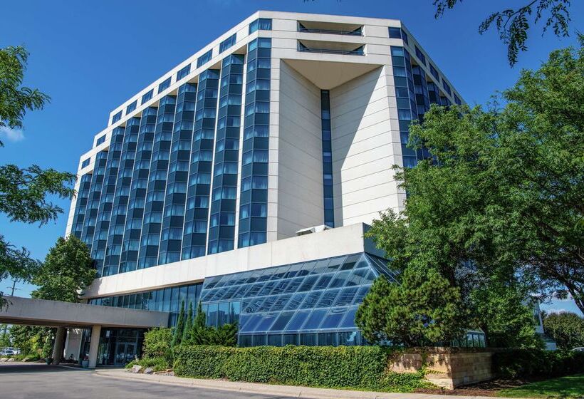 هتل Hilton Minneapolisst. Paul Airport