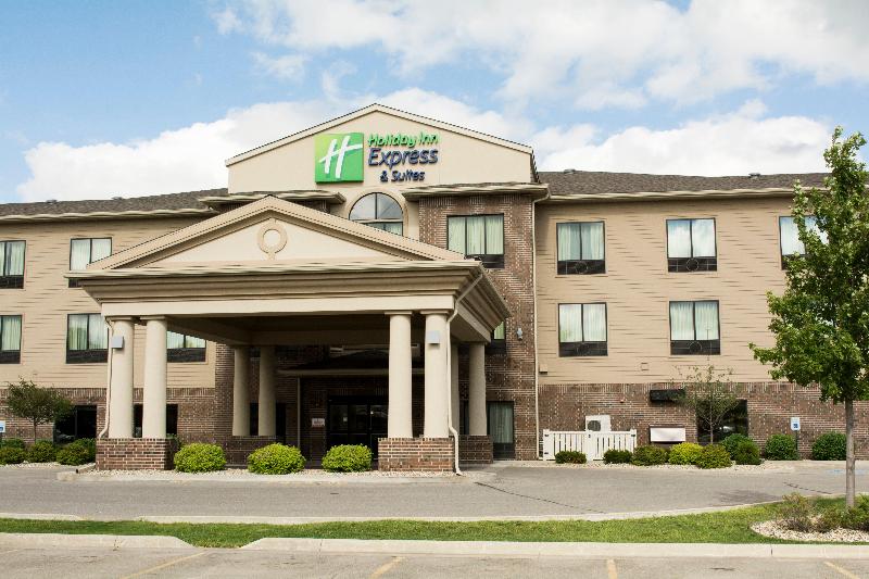 בית מלון כפרי Holiday Inn Express & Suites   Mason City, An Ihg