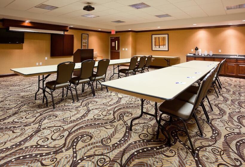 בית מלון כפרי Holiday Inn Express & Suites   Mason City, An Ihg
