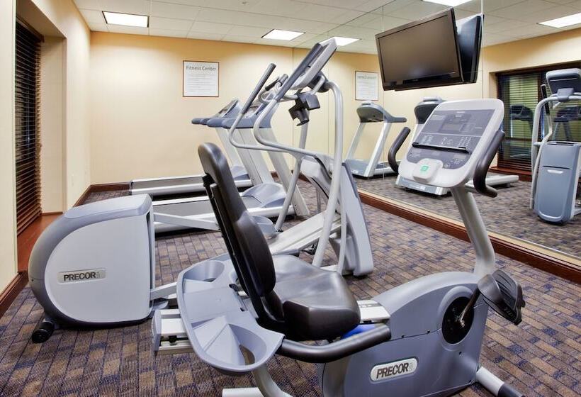 هتل Holiday Inn Express & Suites Wilmington Newark, An Ihg