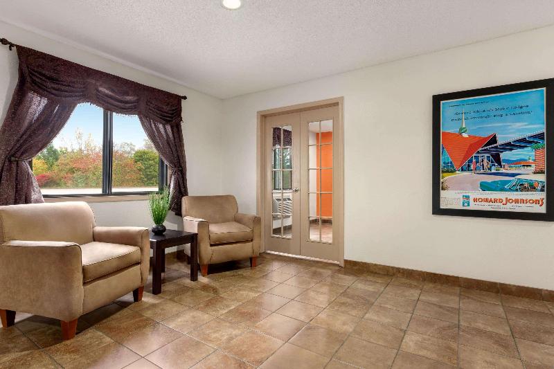 فندق Howard Johnson By Wyndham Waterloo/cedar Falls