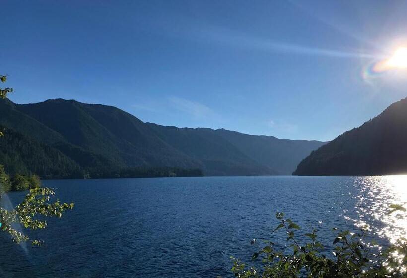 فندق Port Angeles Inn