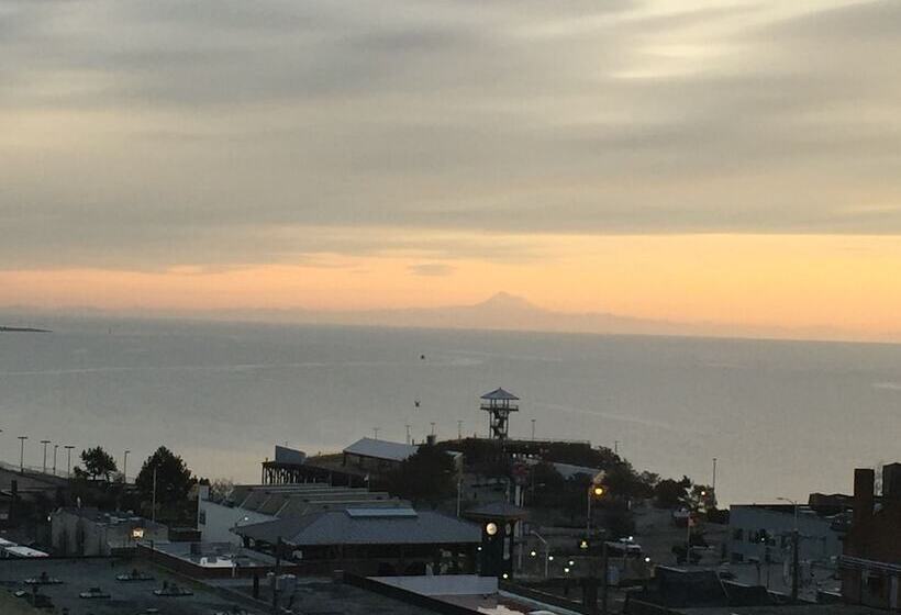 فندق Port Angeles Inn