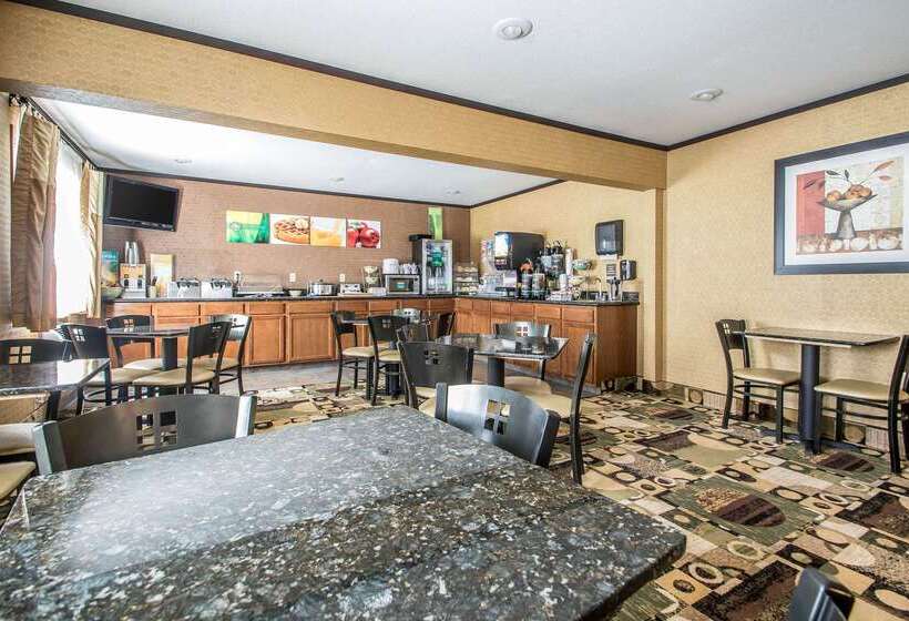 בית מלון כפרי Quality Inn & Suites Decorah