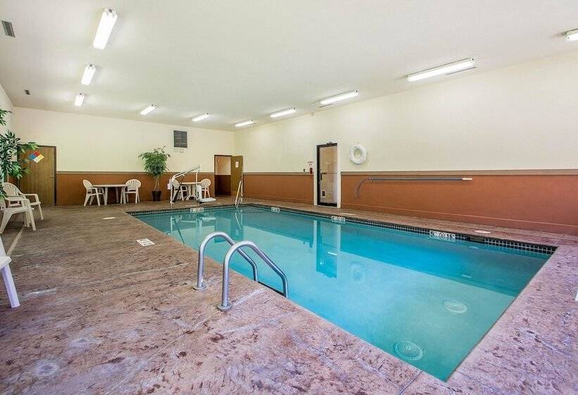 בית מלון כפרי Quality Inn & Suites Decorah