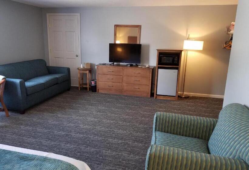 استراحتگاه Hampton Village Inn