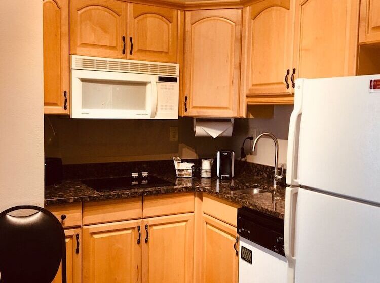 Курорт Hawthorn Extended Stay By Wyndham Conyers