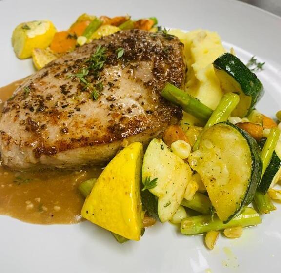تختخواب و صبحانه Channel Bass Inn And Restaurant