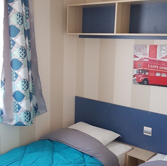 Camping "les Calquières"  Location De Mobilehomes