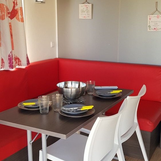 Camping "les Calquières"  Location De Mobilehomes