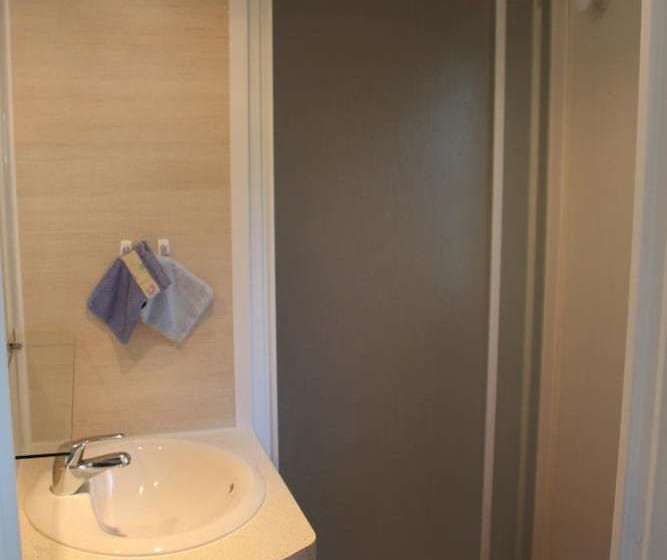 Camping "les Calquières"  Location De Mobilehomes