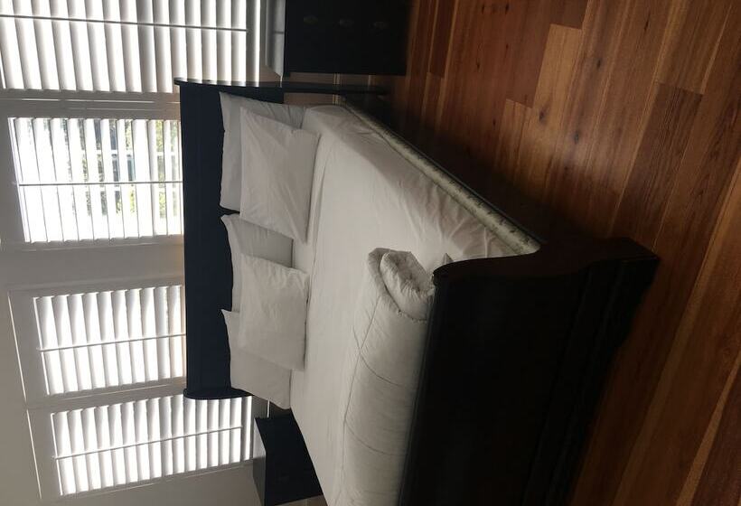 Alecia B&b