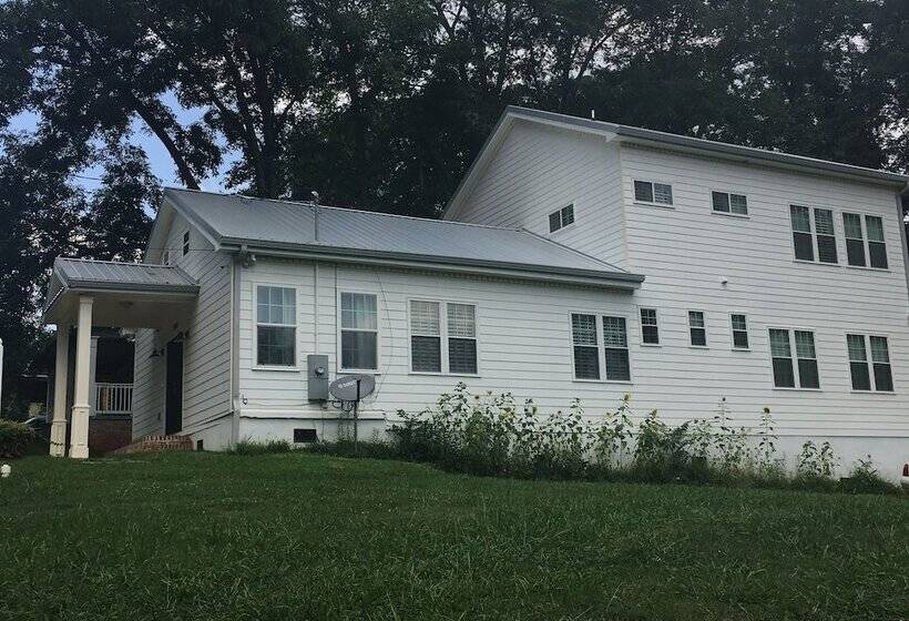 Alecia B&b