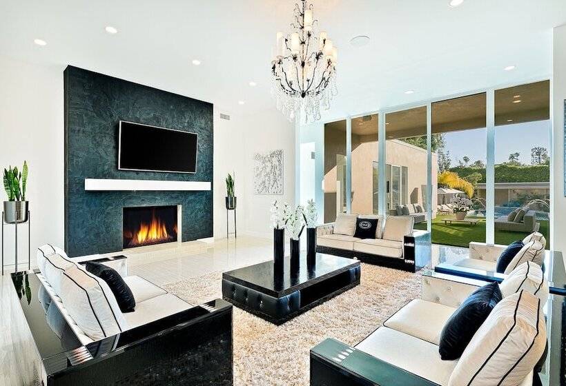 Beverly Hills Luxury Modern Palace