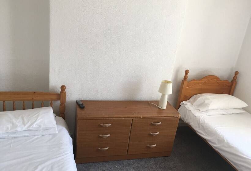 بنسيون The Canberra Guest House