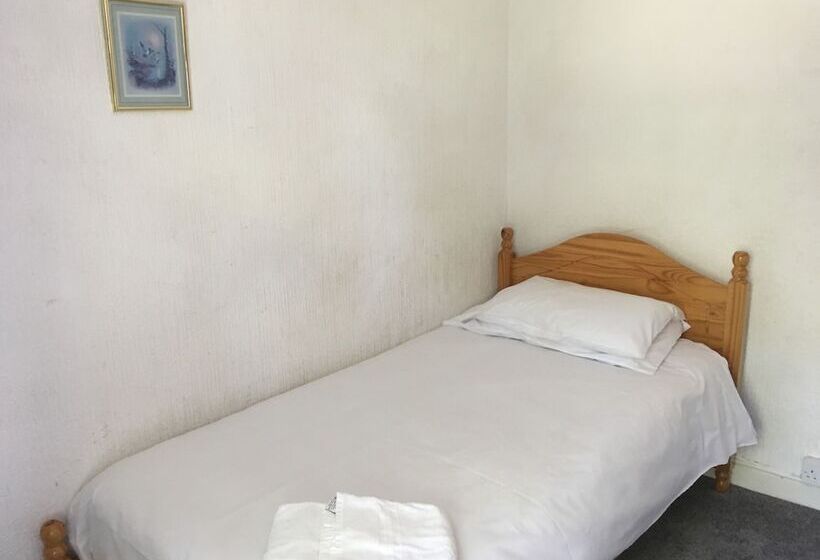 بنسيون The Canberra Guest House