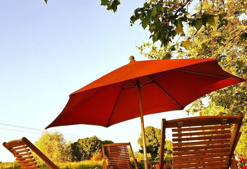 هتل Barge Beatrice Cruises On The Canal Du Midi