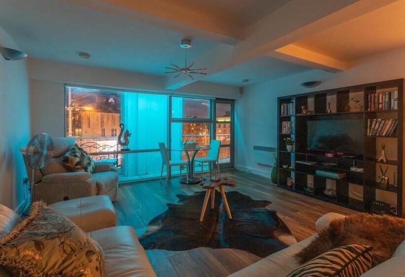 Live In Leeds Millenium Square Apartment