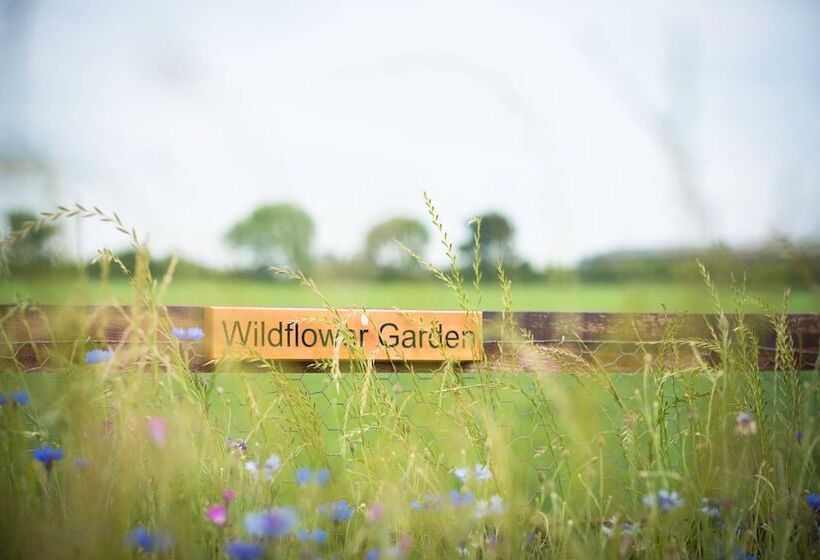 Morndyke Shepherds  Huts