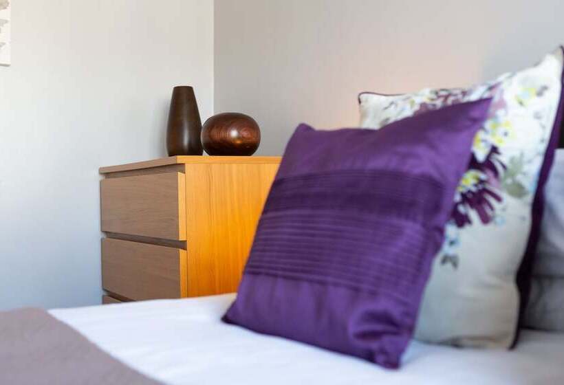 膳宿费 Rivermead Serviced Accommodation