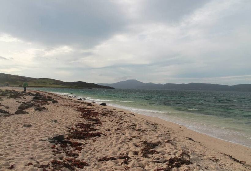 Immaculate 2 Bed House In Colbost