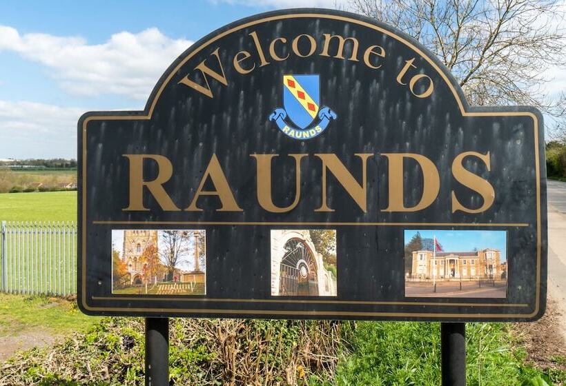 Chestnut Court 2 Bed Apartment Free Parking Wiifi Smart Tv