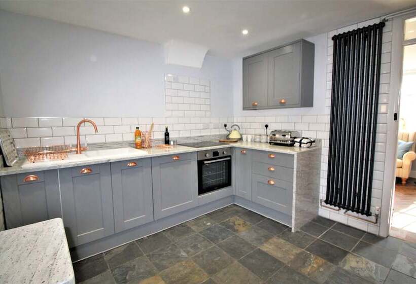 Hurst Cottage