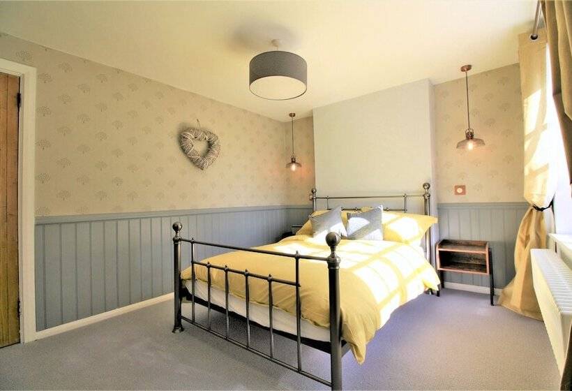Hurst Cottage