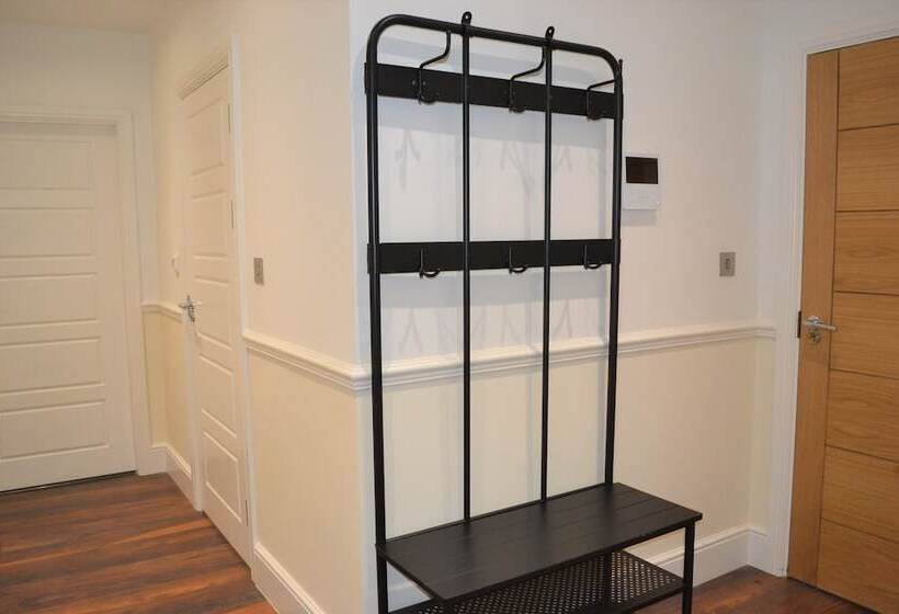 Onpoint Apartments Deluxe Apartment City Centre Ideal Location!