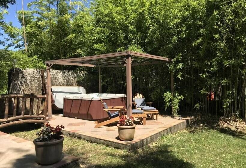 פנסיון Les Gîtes Et La Chambre De Labahou Spa