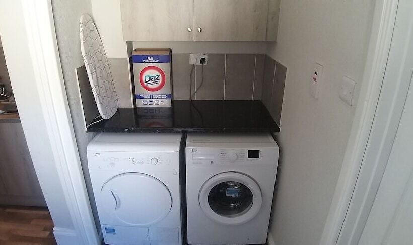 פנסיון Templemore Townhouse