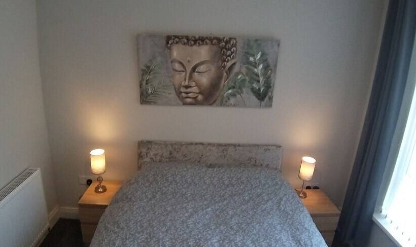 פנסיון Templemore Townhouse