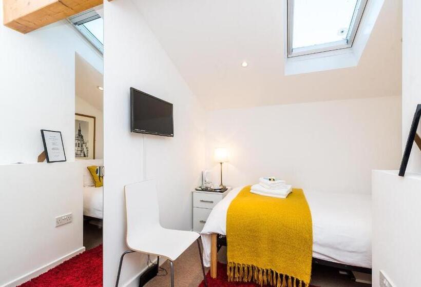 بنسيون Thames View House