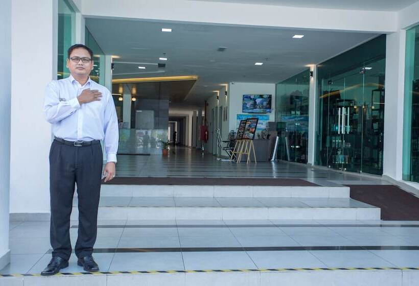 Adya Hotel Chenang