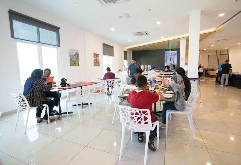 Adya Hotel Chenang
