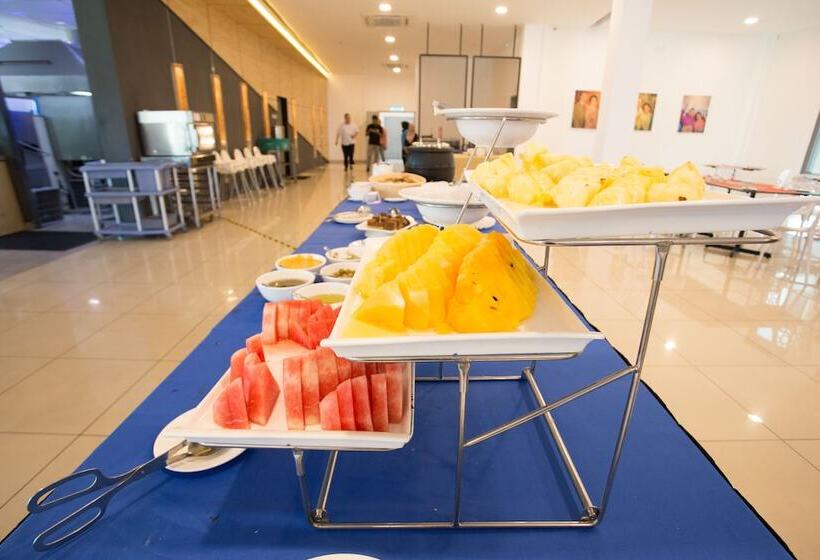 Adya Hotel Chenang